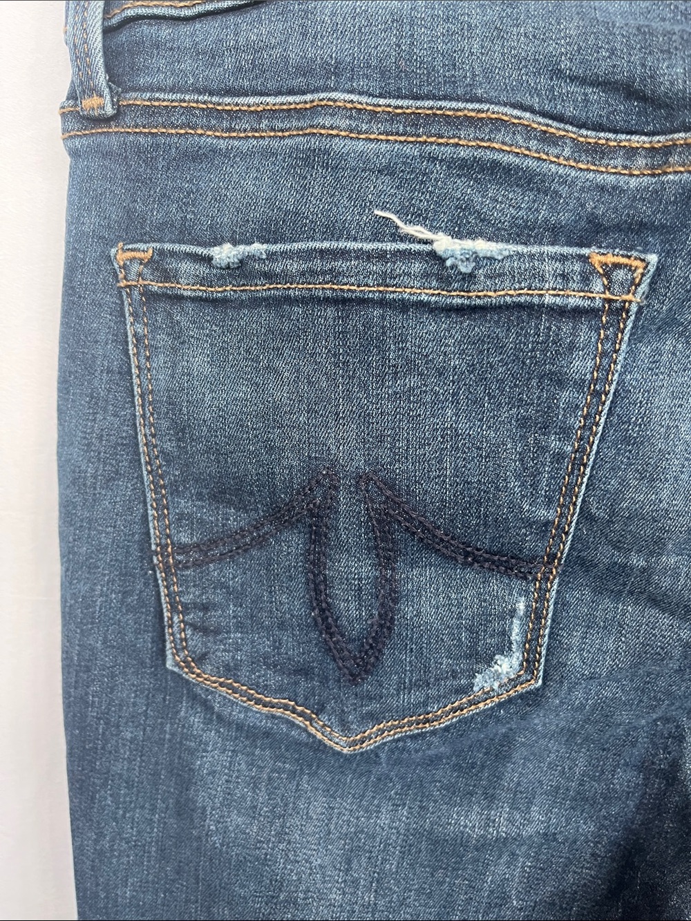 Level 99 Women’s Dark Wash Mid-Rise Slim Bootcut Jeans size 28 - Picture 5 of 9